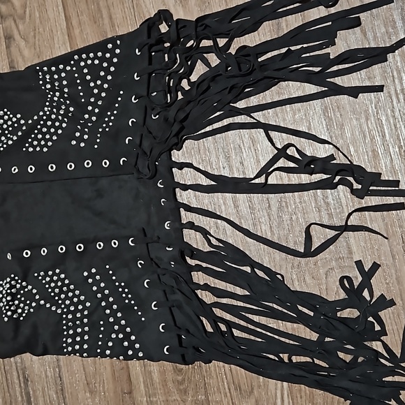 Black Fornia Studded Fringe Vest - Picture 2 of 5
